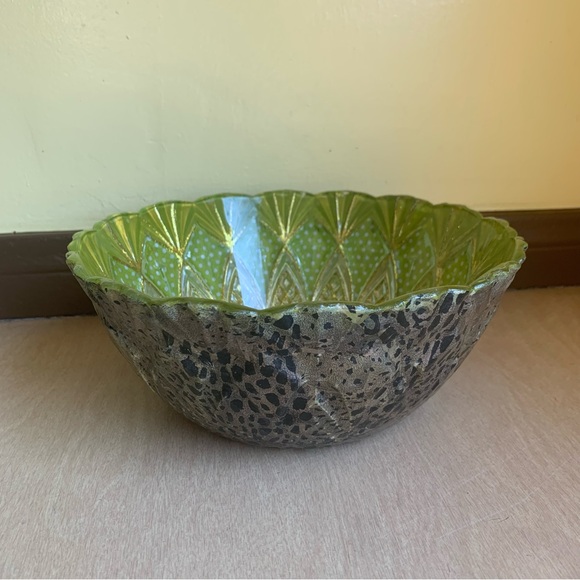 Pretty Salad Fruit Bowl decor dining servewear - Picture 1 of 12